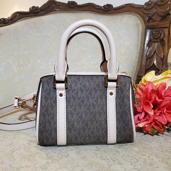 Michael Kors Mini Bag - Picture 4 of 10